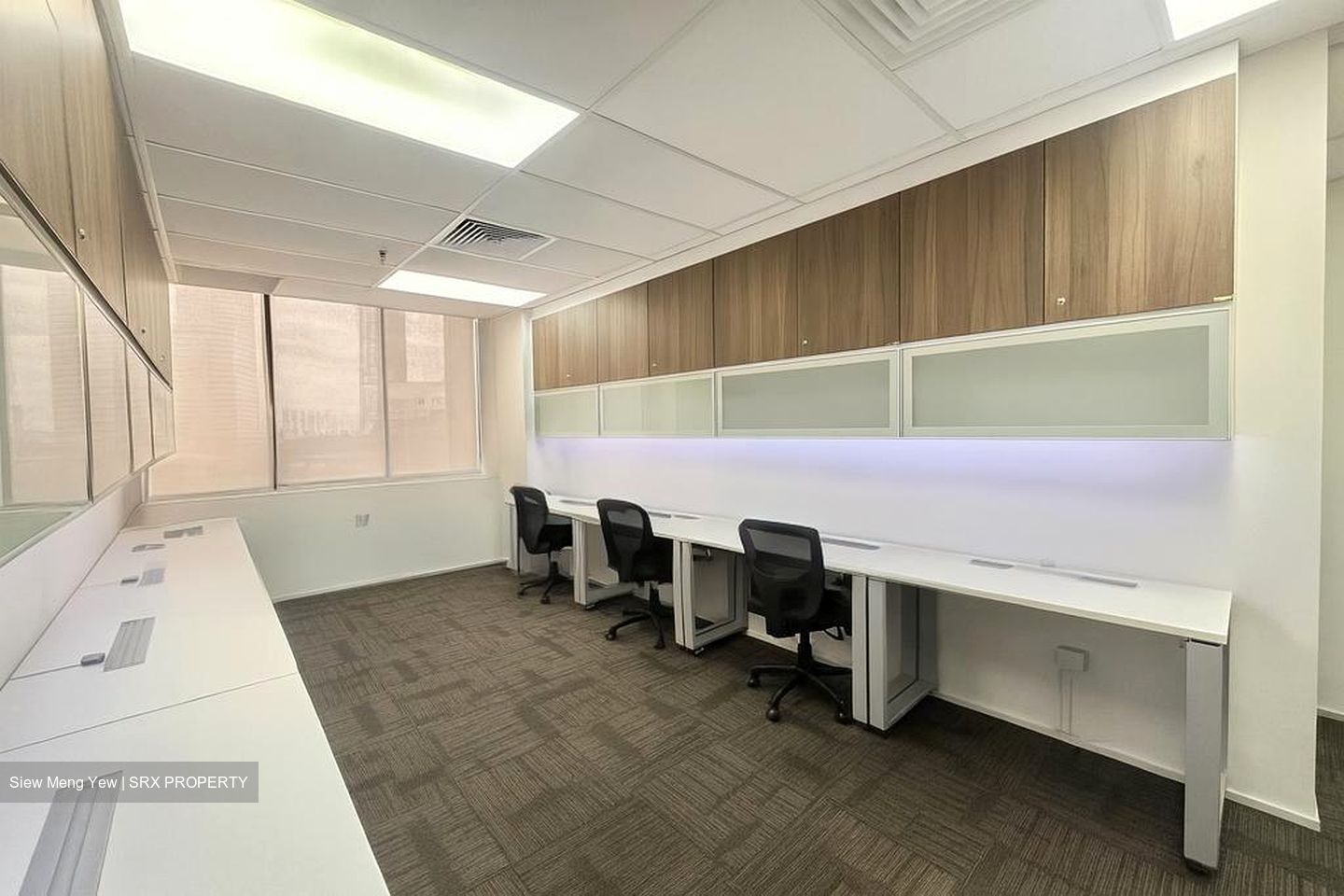 International Plaza (D2), Office #521653981